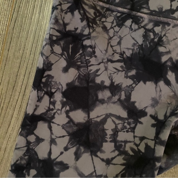 Lululemon Wunder Under Pant (Hi-Rise) Shibori size 10 28” - Picture 8 of 10